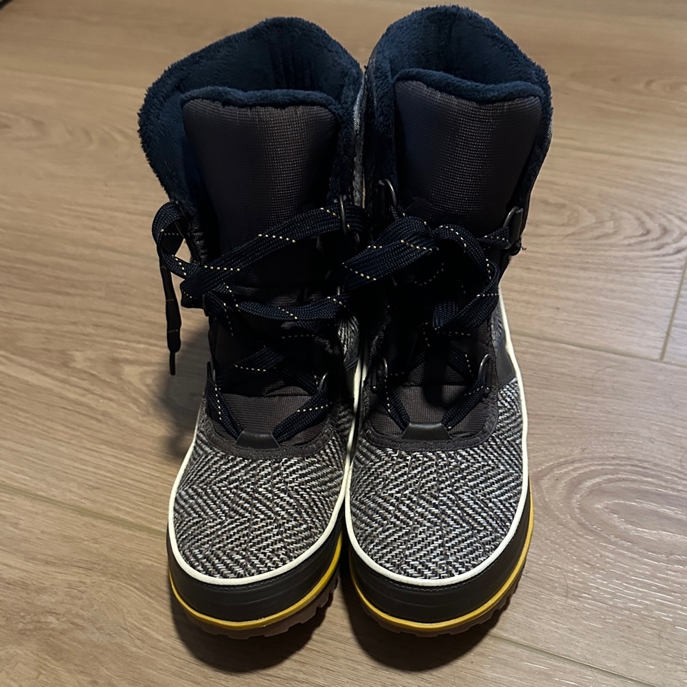 Sorel Black and Gray Winter Boots